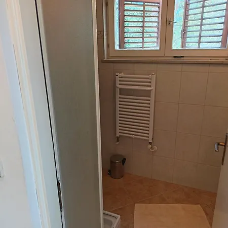 Pine Breeze - Cozy Family & Couple Oasis Near Sea Holiday home Punat
